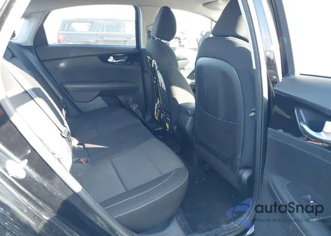 2019 Kia Forte S z USA, uszkodzony, nr VIN 3KPF34ADXKE015853